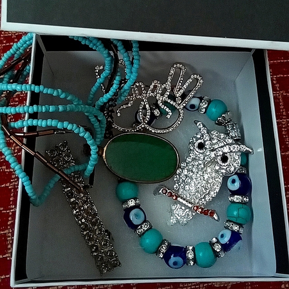 NEWOT💥 Evil Eye Bracelet, Green Stone Pendant Necklace, and 2 Brooches Set
